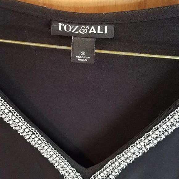 ROZ & ALI Black Dress - Picture 5 of 7